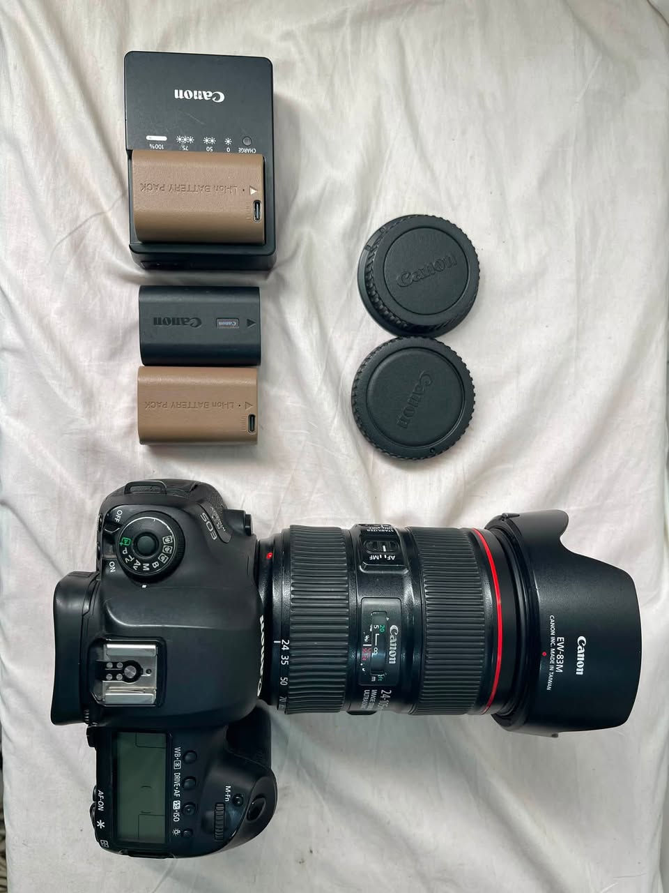 Canon 5D IV 875 $
Lens 24. 105.     Mark 2.       410$

Lens  50 m 1.4    110$

***********

