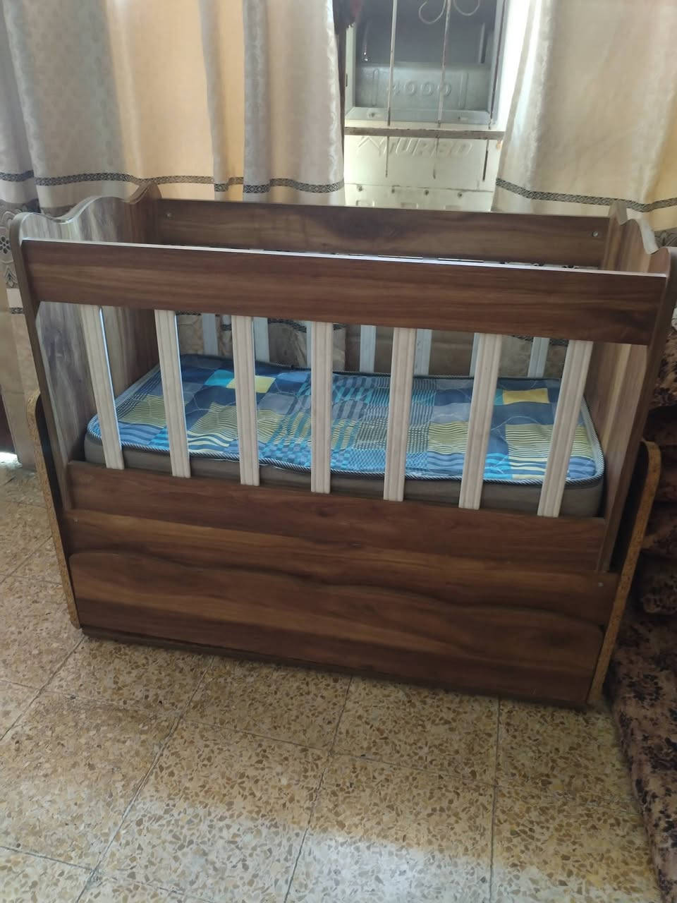 سرير اطفال البيع سعر 55
***********
