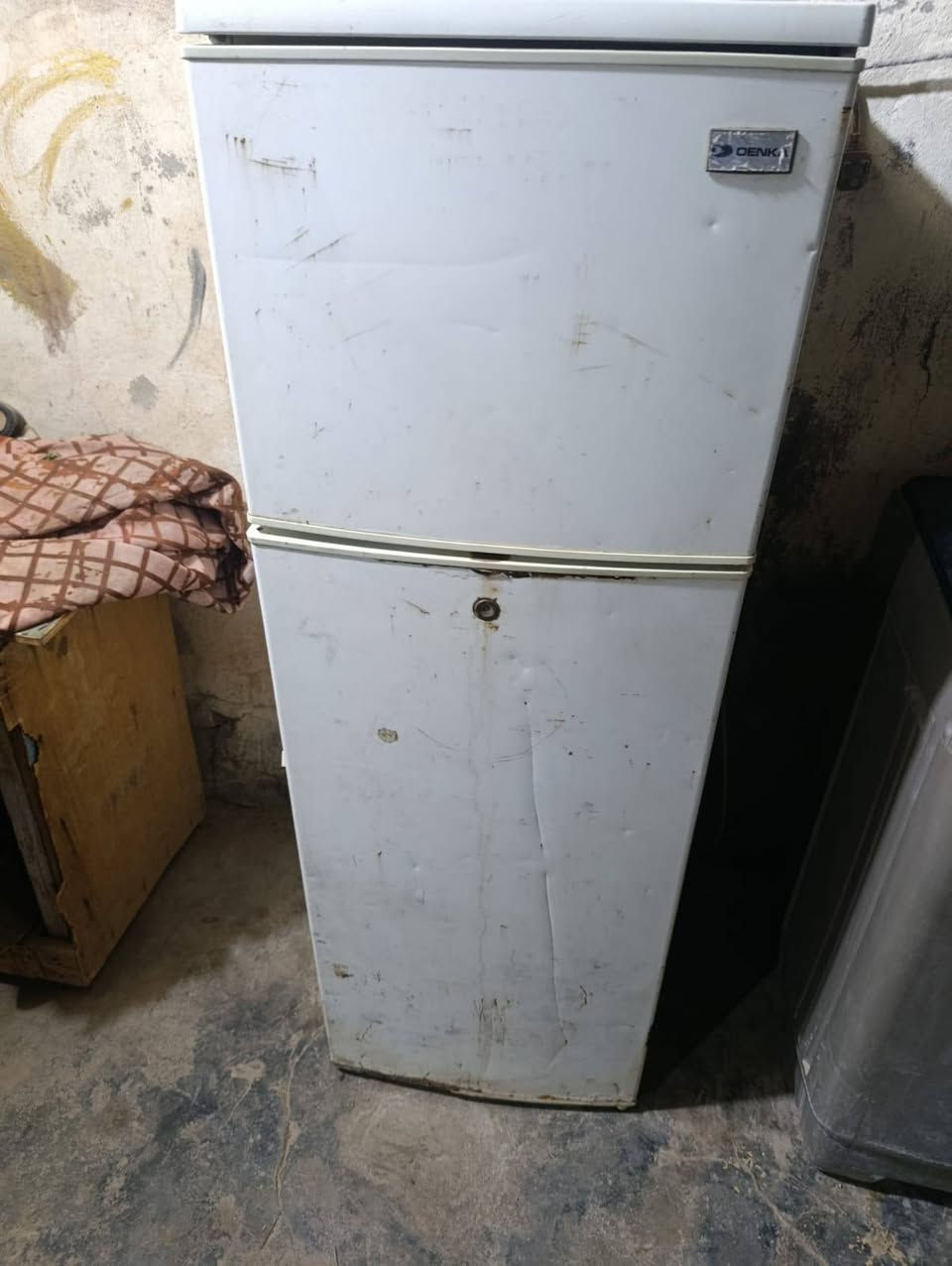 ثلاجه وكفت ما نعرف عطله ما داخله تصليح قبل 
غساله اوتوماتيك شغاله بس ما طلع ما التصريف 
سعر مناسب مكاني الشطره ***********
