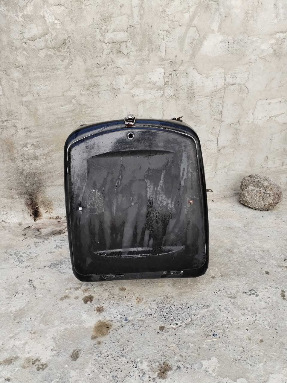 السلام عليكم عليكم صناديك للبيع
الاسود وزن ثقيل او اضح بل صورة  السعر ٣٠ الف
الاحمر كامل هوة الي بي ٥٠ الف
للعلم الكشن الي علي سعرة ٨ الف
السيباية الي علي سعره ٢٠ الف فا كامل ما ينحل كلشي منه ٥٠ الف للتواصل على الرقم
***********
***********. العنوان موصل النبي يونس
