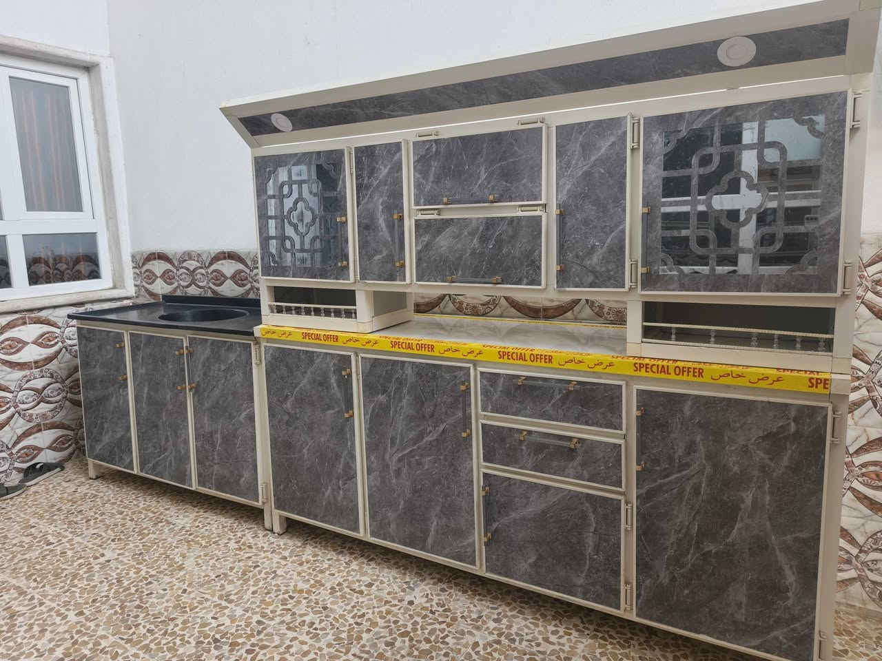 عرض خاص • بيها مجال • معروضة