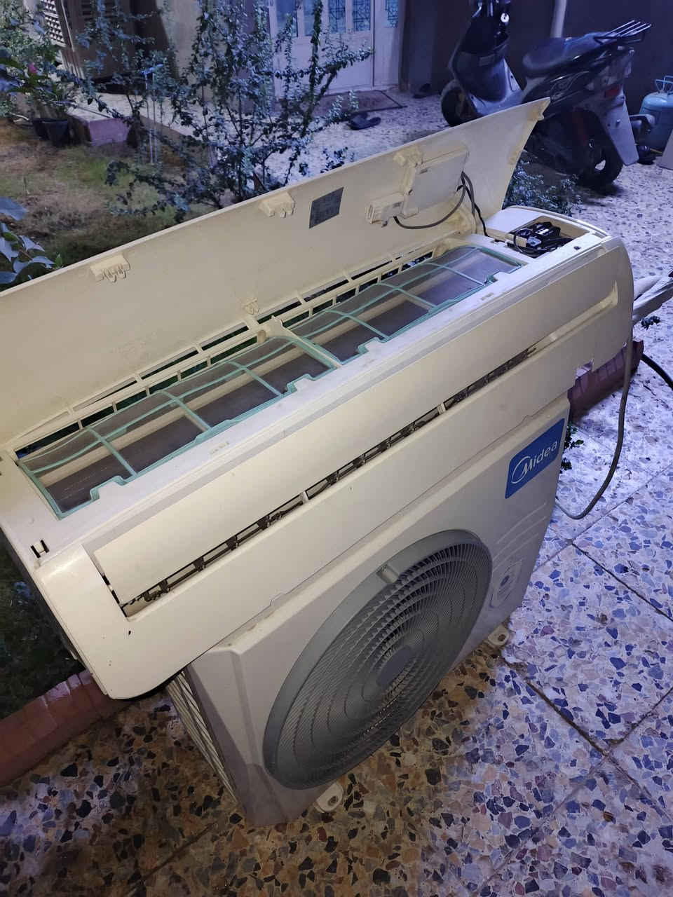 سبلت ميديا 2 طن غاز 22 
سبلت اخو الجديد مداخل تصليح تبريدة ثلج كل نقص مابي للبيع بسعر 360 الف وبي مجال تاخذه ع الفحص والضمان مكاني جسر ديالى ***********
