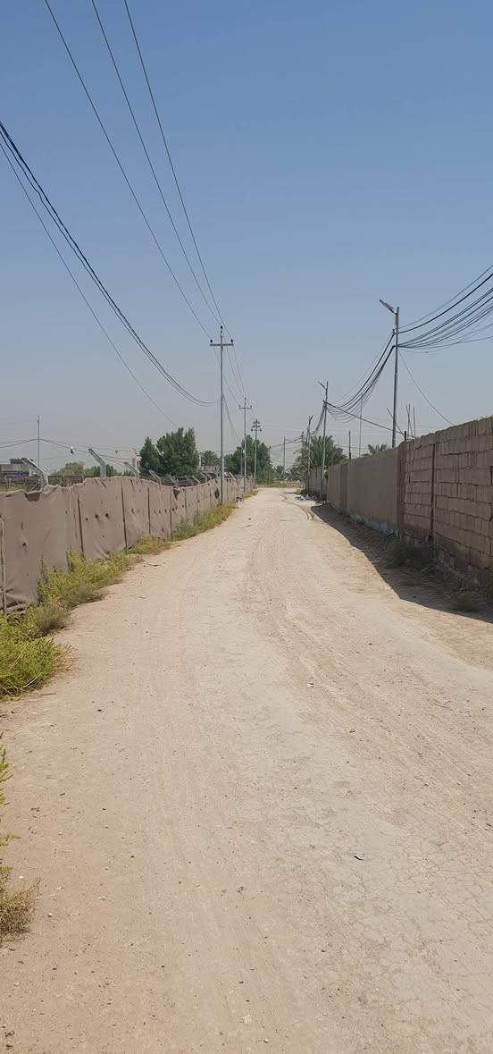 سلام عليكم قطعة ارض ٥٠٠متر واجها ٢٠ ونزال ٢٥ صاده على جبله كاع  بيت زيدان بصف سيد قاسم العوادي خدامات كامل مولد حي كهرباء ماء اساله تباع كامل او نص رقم موبايل***********
