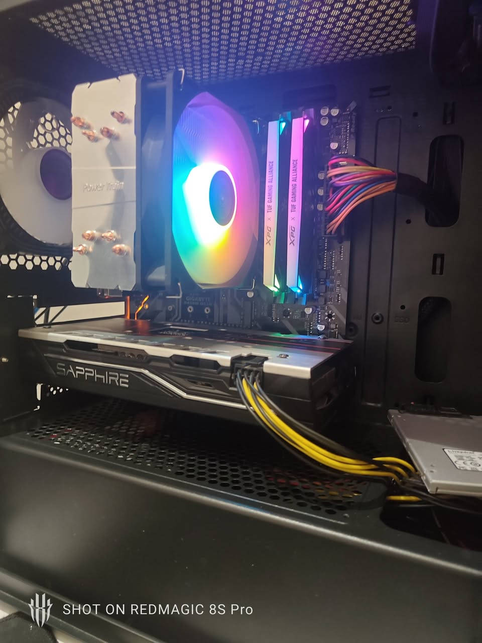 تجميعة للبيع
ryzen 5 3600X
b450 GIGABYTE
ram 16 ddr4 xpg 3200 
RX 590 8G SAPPHIRE
Power Supply 600W XIGMATEK PLUS
SSD 256 Kingstone
hhd1T
case XIGMATEK 1fan
air cooler 
ملاحضة ابيع تجميعه فقط بدون اي ملحق
السعر:550الف وبيها مجال بسيط
اللاستفسار خاص 
او راسلني واتساب على هذا رقمي: 
***********
