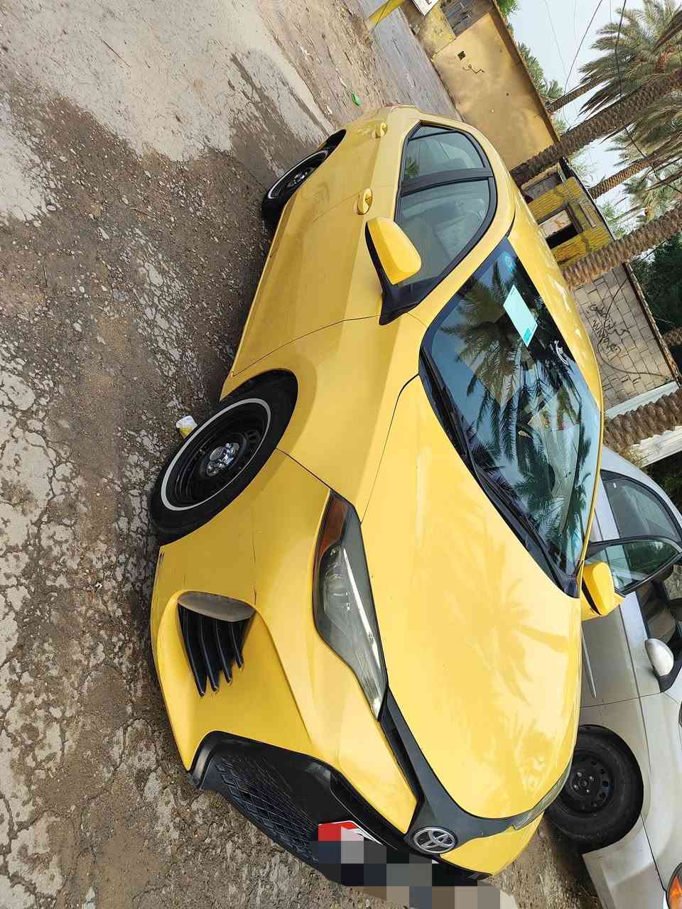سلام عليكم 
كورلا للبيع موديل 2018 
اللون اصفر كير ومكينه كفاله 
مكينه 1800 مواصفات عادية 
حادث بنيد فقط بدون دواخل 
ماشيه 152
رقم بغداد بسمي تحويل ثاني يوم 
السعر 130 ورقه وبيه مجال بسيط 
الرقم ***********

