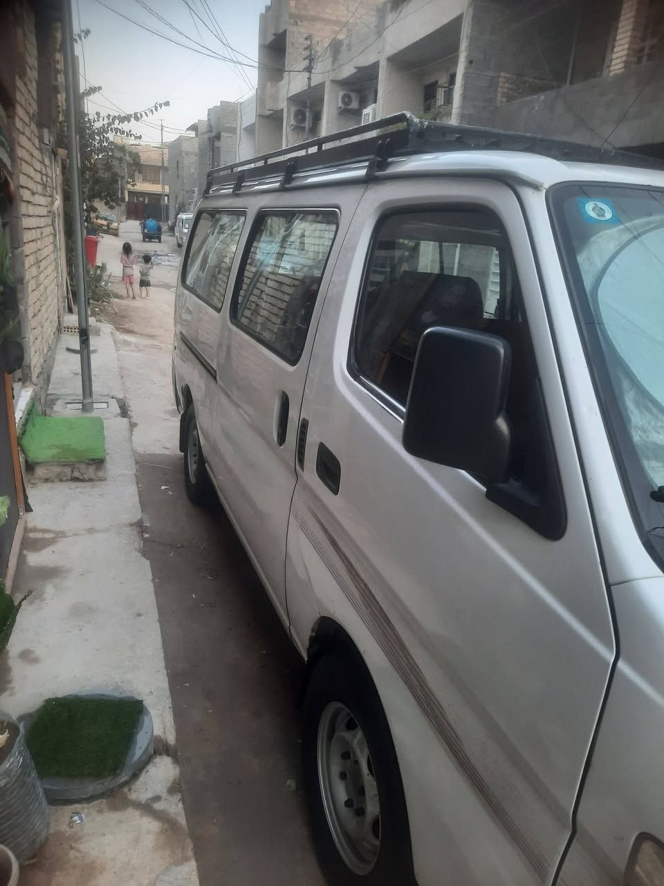 نيسان للبيع موديل ألفين وتسعه مكفول كير محرك اكسن تخم تاير جواهه كامل تبريد شغال تحويل ثاني يوم رقم ألماني جديد سعر ميه وخمسطعش ***********
