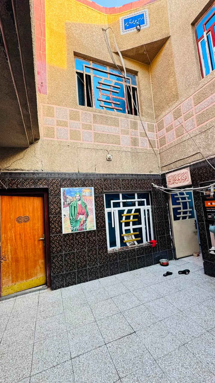 بيت للبيع مساحة 84متر واجهه 10,5 ونزال 8  قطاع تسعة قرب الساحة
للاستفسار الاتصال على الارقام
***********
***********

***********
