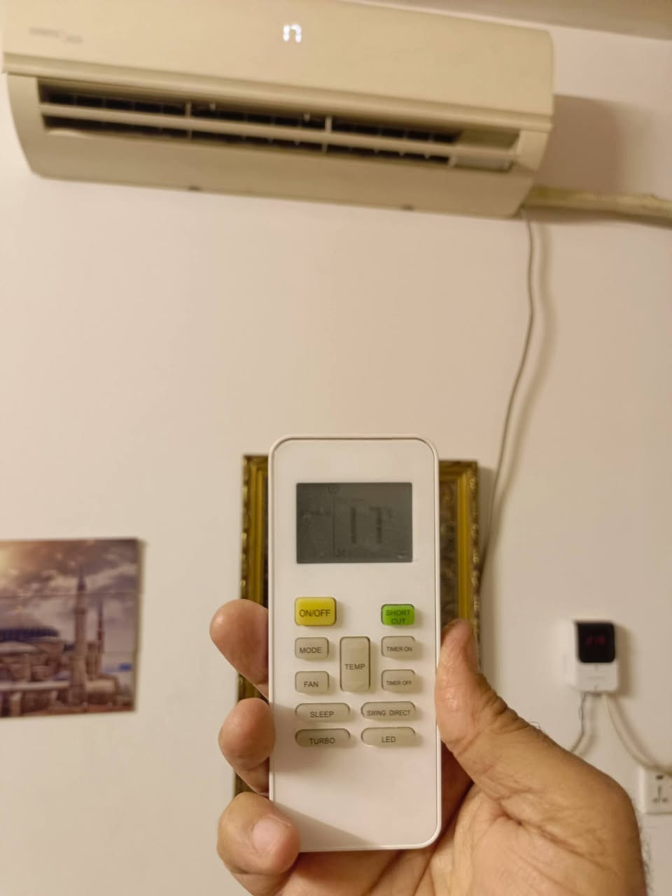السلام عليكم
سبلت طن ونص للبيع نوع جنرال 
السعر 300 الف
رقم الموبايل 
***********
