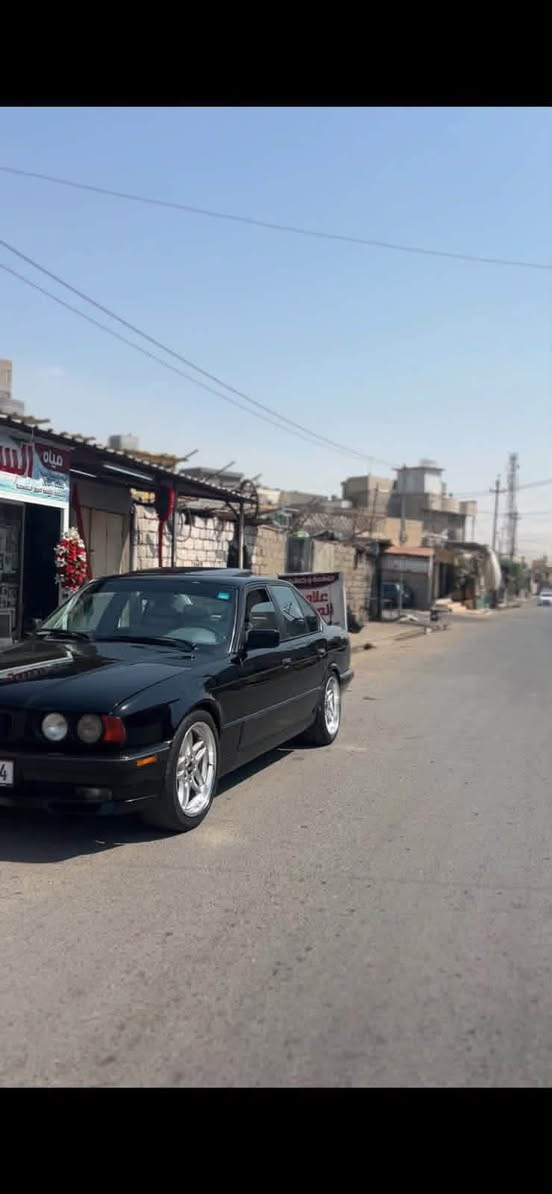 ويل M اصلي بدون تصليح وعواج 
مروس بخليه اصلي ويكون تايرت جديد ***********بي وتساب
