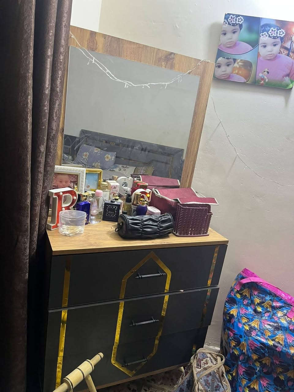 السلام عليكم غرفه تركيه 5 قطع كتمله نضيفه مستعجله عل بيه السعر275 مكان بغداد الجديده واتساب فقط ***********
