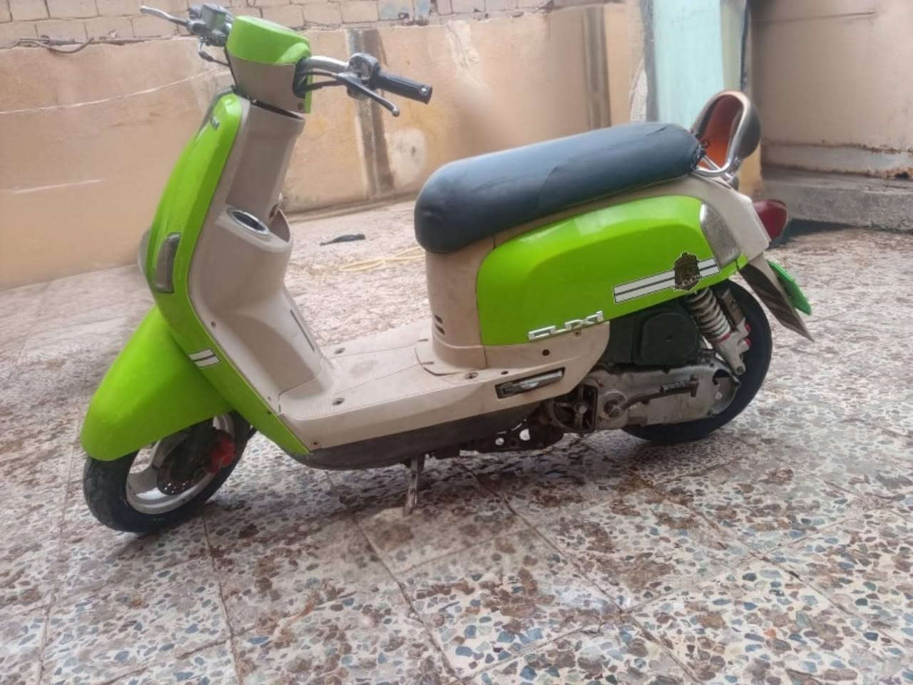 بوليس • نقصها باتري • ٤ كير