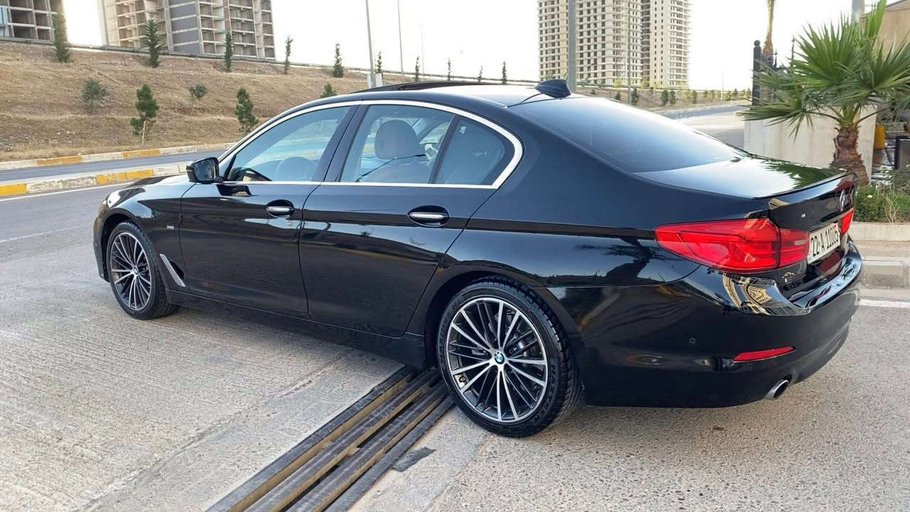 بيع فقط

السلام عليكم BMW حجم 530 وكالة العروش خليجي مديل 2017 فول مواصفات حتى الاغاني والصوت يعله ويتنصه بالاشاره فتحت سقف اناره داخليه 12 لون هواي مواصفات بيها وماكو لا كلوب ولاعطل ولامسج     خرسه متسمع لها صوت جداً ناعمه ماشاء الله 

السياره صارت بيها طخه رجع عليها ابو بيكم وهيه واكفه وضربها خشم البنيد فقط انصبغ على كد الطخه مبين قطع الصبغ  بدون داخل وبيها سونارات 2  وبيها بارد بالهلال مال جاملق الخلفي ممبين 

مبيها كل نقص بدون ايرباك السياره ميحتاج لها غير صبغ الدعاميه الاماميه فقط لن مشخطه 

رقم اربيل شبه مميز حلو السياره شرط تراي ل اربيل 

مكانها بغداد السيديه 

سعرها (((((((((((((((((((((.   225       )))))))))))

للاستفسار متواجد عام ووتساب *********** ابو يوسف بغداد, العراق
