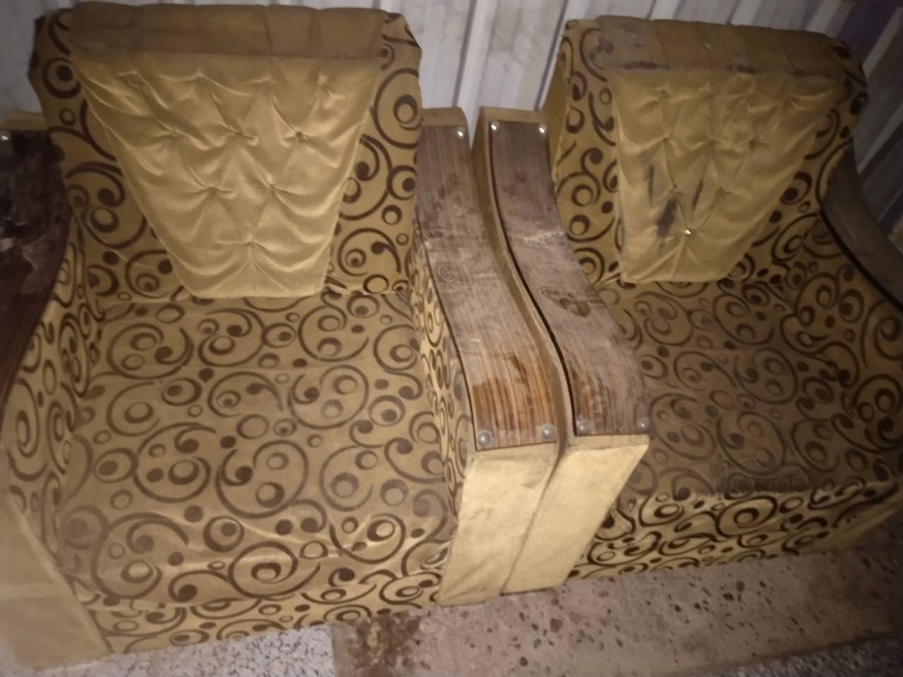٩ مقاعد • نضيف • كراسي هدية