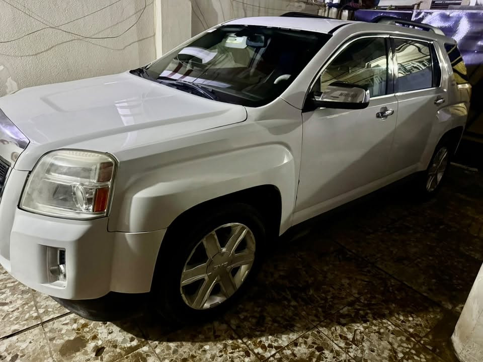 السلام عليكم GMC تيران   موديل 2011 سياره جاهزه وحلوه بيها 3 قطع صبغ تبريد ثلج فول مواصفات فتحه وجلد وكهرباء الكشنات فول  رقم بابل تحويل مباشر السعر نقد 95 وبيها مجال وترهم قسط بمقدمه بس كون من الحله للاستفسار ***********
