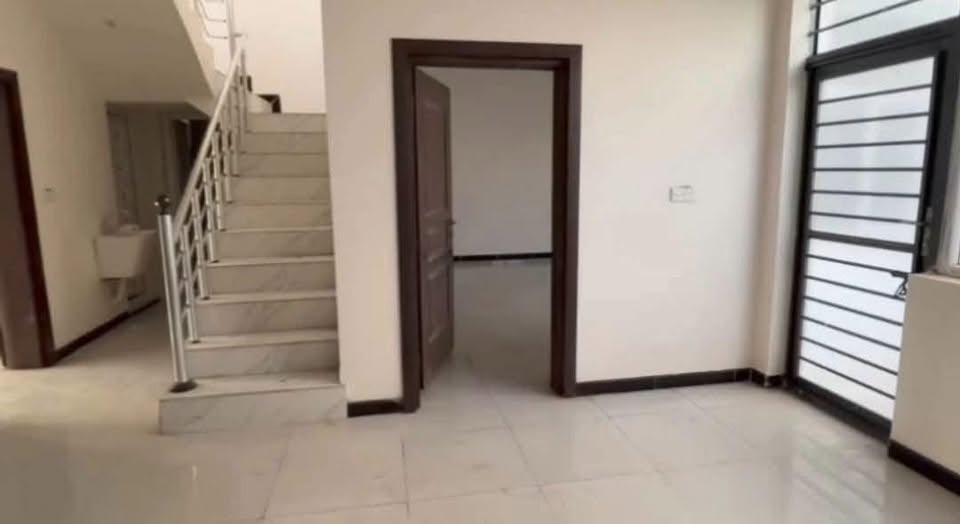 دار للرهن في مجمع المختار/الكوفة المقدسة

تتوفر لدينا عروض مجمع المختار السكني 

📍موقع مميز دار للرهن 50 مليون 

🔚 مدة الرهن سنتين 

◾المساحة 200 متر طابقين  2 غرفة نوم  

📍عنوان مكتب كوفة قرب مجمع المختار 

للاستفسار الإتصال فقط على الرقم ***********

علي الكلابي 🏠✅
