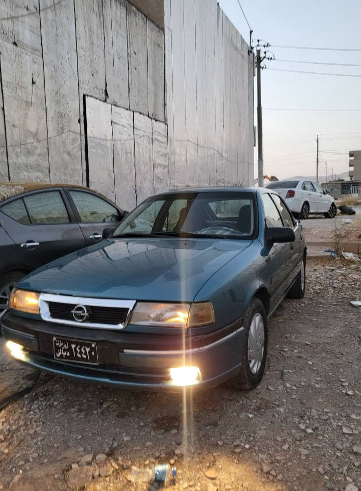 اوبل فيكترا • ١٩٩٣ • مكينة ١٫٨