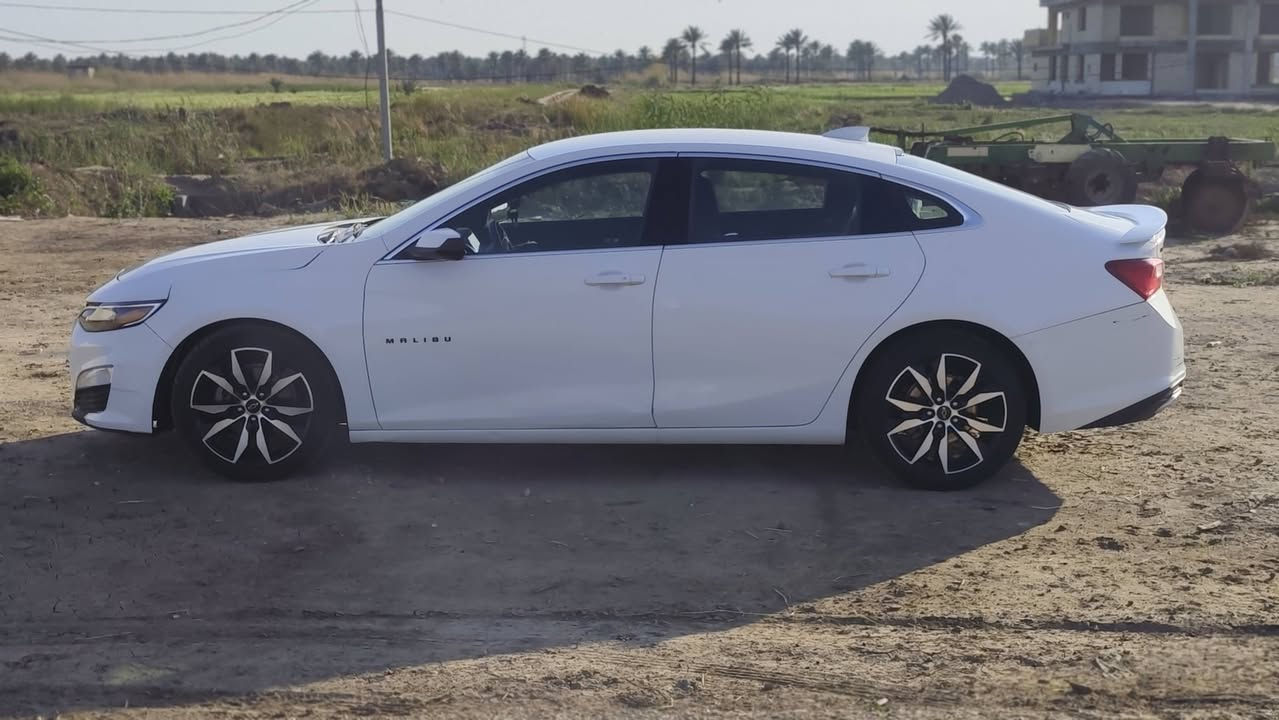 ماليبو 21 RS رقم بغداد ماشية ١١٨
اتلث قطع بارد  وقطعة صبغ الي هية خشم البنيد 

السعر  شدة و خمسة 

المكان شعب حي سومر 

***********
