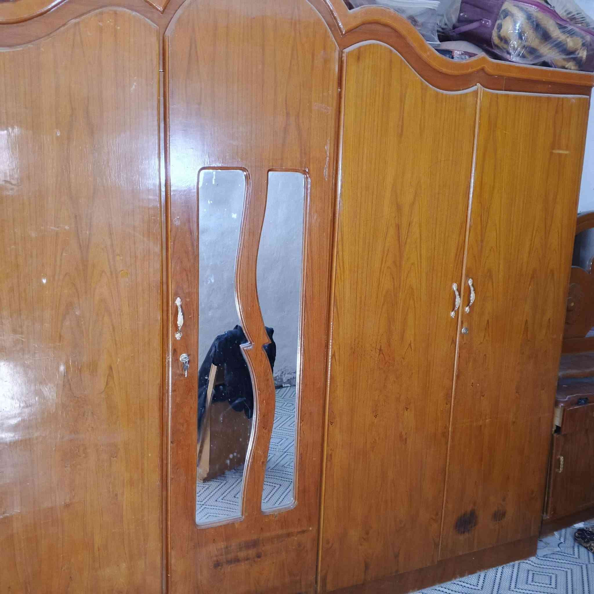 السلام عليكم غرفة نوم للبيع نضيفة كلش مستعمله استعمال قليل السعر 450 مكاني سوق الشيوخ كرمه بني سعيد 
***********
