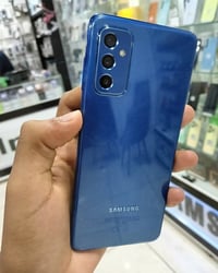 سامسونج M52 • ١٢٨/٨ • شاشة ١٢٠ هرتز