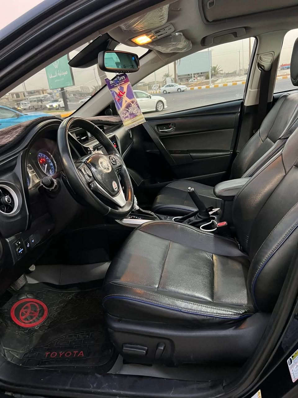كورلا 2019 xse فول مواصفات
لونين ازرق غامق على اسود
ماشية 57 الف ميل
ضررها بابين مبدل بلادي نفس اللون
جاملغ امامي صبغ بس رش بدون ضربة
بجم كبس ، خلفي كبس ، بدون ايرباك
مكان السيارة كركوك ، السعر  135 وبيها مجال

***********

