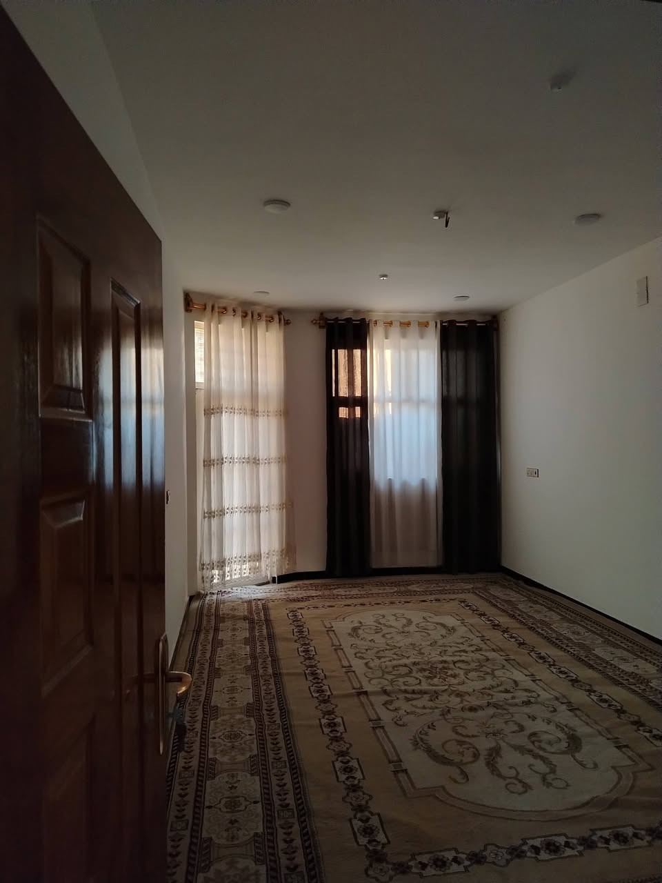 ياالله دار البيع المساحة 150 دراجة أولى نوع العقار طابو زراعي سند 25 تحويل بسم المشتري البيت فول موصفات طابق واحد قريب على شارع تجاري جديد بسم شخص واحد تحويل مباشر الموقع شارع 100 جديد يحتوي غرف نوم 2 /أكبر مطبخ وصلة كندور مجمع صحيات ومناور وطارمه بيت فول واحد على واحد السعر 125 بي مجال قليل الاستفسار على رقم *********** اوتساب
