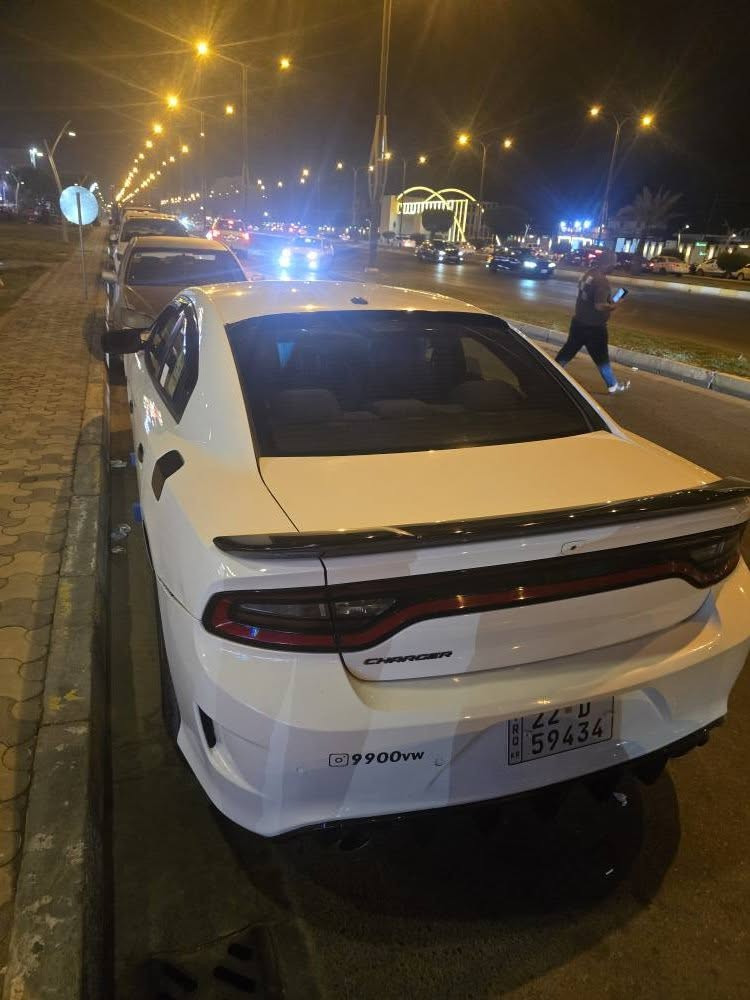 دودج جارجر
 Dodge charger 
اللون 》ابيض 
الموديل 》2018
الفئة》sxt محدث gt 
الضرر 》دعامية فقط 
السعر 》20.000$ وبيها مجال
المواصفات :-
جارجر ابيض بيها مكانات ٣ الى٤ بارد ويل بلادي السيارة جاهزة من كلشي كماليات كير محرك مكفول مكفوله من الصبغ وبالعافيه ع ياخذها ماشيه ١٣٠ ميل والسعر قابل للتفاوض بيك خير واتصل وادلل 
*********** الفلوجة, الأنبار
