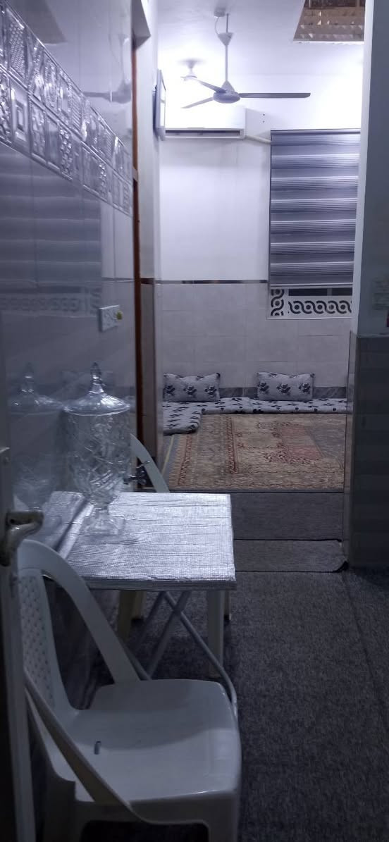بيت للبيع حي العباس نهاية الفرع الثالث بناء جديد افلاحه ملاجه إقرار محكمة سند 25طابق ونص 150مليون 100متر للاستفسار ***********
