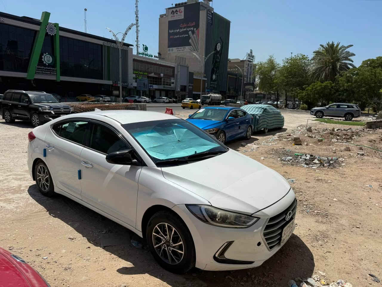 النترا 17 لون ابيض صدفي بيها جاملغ مبدل نفس اللون وربع بنيد وشويه من الباب كلهن جهة السايق وجاملغ الخلفي جهة الراكب بي طبره مصلح نفسه ارقام اربيل بأسمنه ثاني يوم التحويل السياره بيها بداية تقشير ابيع واقع حال والسياره واقعها احلا من الصور مكان السياره بغداد الكرخ اريدها مراوس بألنترا 24 او 25 او بيع سعر البيع 95 اتصل ودلل ***********
