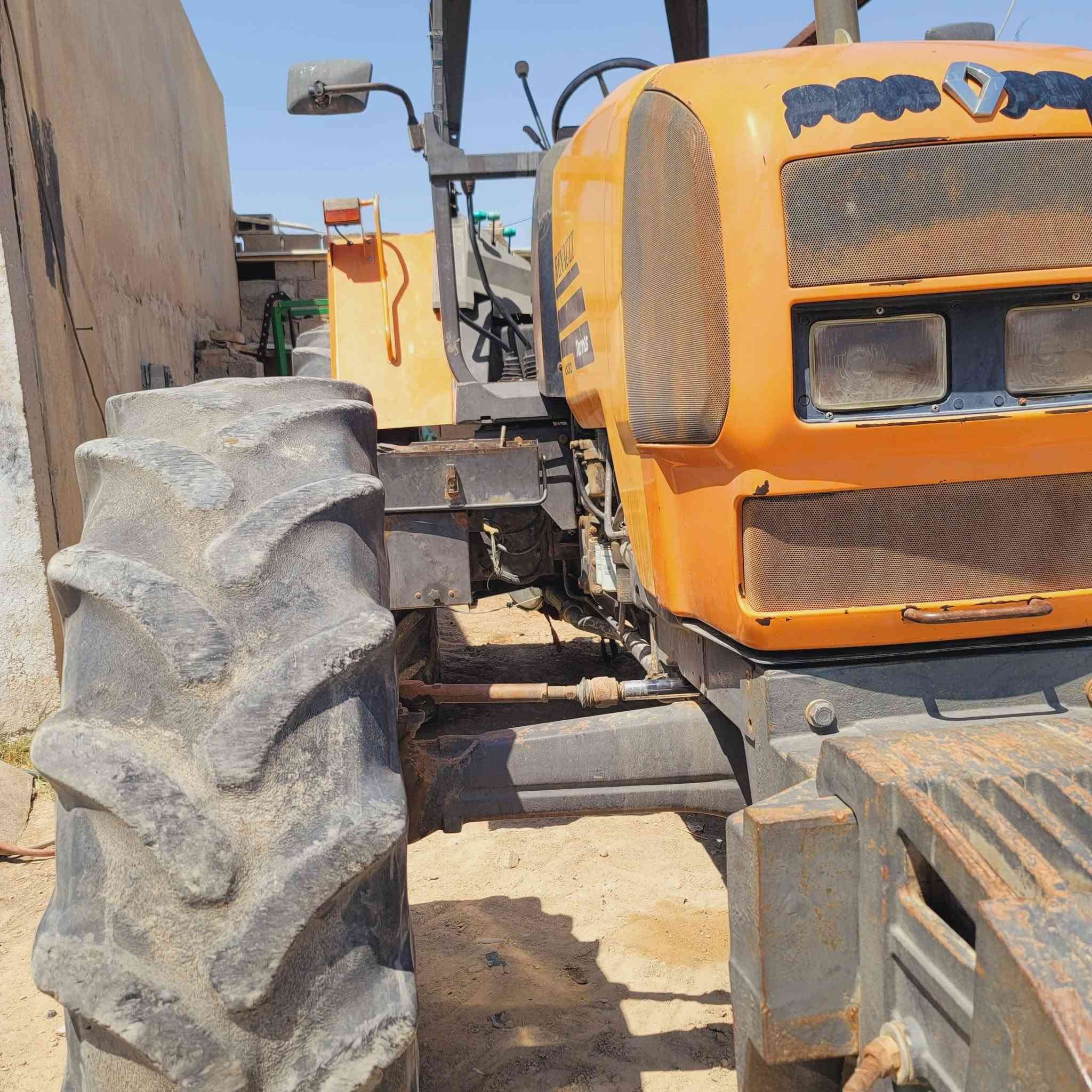 سلام عليكم رينو140 لبيع او مراوس بسياره حسب القناعه  بلادي  مكفوله كفاله عامه واسط دجيلي ال ستفسار ***********
