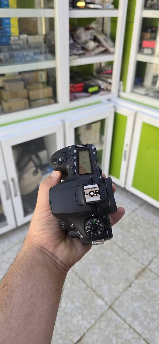Canon.90D + 18.135
نضافه100‎%‎ كامل ملحقات اصليه حزام شاحنه بطاريه كارتون
شتره 3k✅
سعره مليون و300الف 
مكاني بابل ***********
