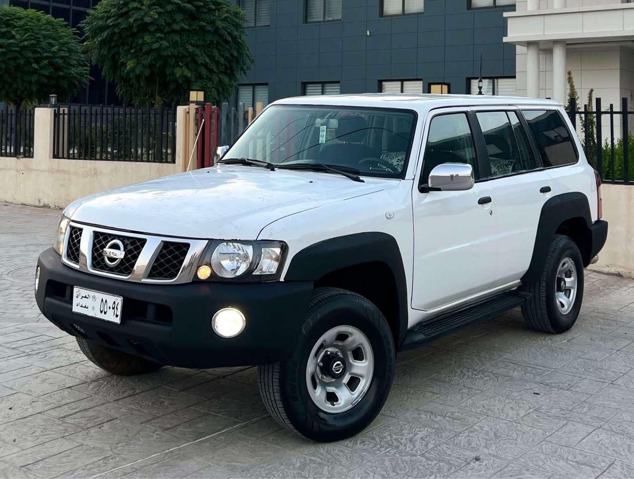‎بسم الله الرحمن الرحيم(***********)
Nissan Patrol Safari 2008
نیسان پاتڕۆڵ سەفاری مەکینە 4800 تۆماتیک
دیفلوکە جام کارەبایی ئاوێنە کارەبایی ABS شاشە و کامیرا
سەیارەکە مزایدەیە و کتاب مزایدەی لەگەڵە اصلی
سەیارەکە هی مروور بووە لەسەر ساغی پەمپ کراوە
بێ مەحجون کاری و دەحم و لێدران هیچی نییە
بەتانە و شانسی تەقیوی و درزی نییە زۆر تازەیە
تەقە و ڕەقەی نییە هەیکەلی نموونەیە هیچ مەسرەفی نیە
غازێکی ئیتاڵی ئەسڵم بۆی بەستووە ئالیار کارەبایی
گێڕ و مەکینەی بەشەرت بێ بوخار و دوکەڵ و سەرف
اکسل و دەبڵ اکسل کارەبایی گێچەکان و هەمووی بەشەرت
ئاڕمێکی پلاستیک دهوکی لەگەڵە بەڕەقەمی اسڵیەوە بەس بەشەرت نایدەم وەک هەدیە وەرم گرتووە ئاواش ئەیدەم
تکایە هەموو شتێک نوسراوە مشتەری نیت بێزارمان مەکە
سعری ٨٥ گەڵایە و مەجالێکیشی هەیە شوێن ڕانیە
*********** ڤایبەر و واتسئاپی لەسەرە رانية, السليمانية
