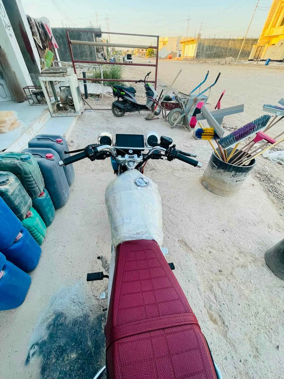 للبيع تايكر موديل 26 زيرو مستخدمً20 يوم بعدها وضع شركه
5 نمر  لون ماروني شاشه شغاله فول سماعات جديده 
سعر 860 وبيها مجال حيل قليل جماعت ال800 لا يتصل 
مكاني تكريت 
للاستفسار ***********
رجان الما تعجبه او ما يعرف بيها لا يحجي من يما
