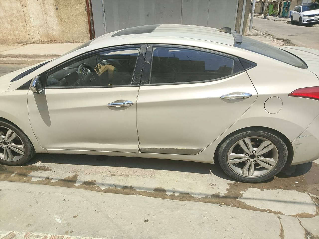النترا  موديل 2013  لون بيجي مصبوغه احزام  وراد امريكي  مكينه خير من الله السنويه الى 2027 رقمها بغداد ثاني يوم تحويل  دوره ابودشير سعر 85 ورقه  اتصال ***********
