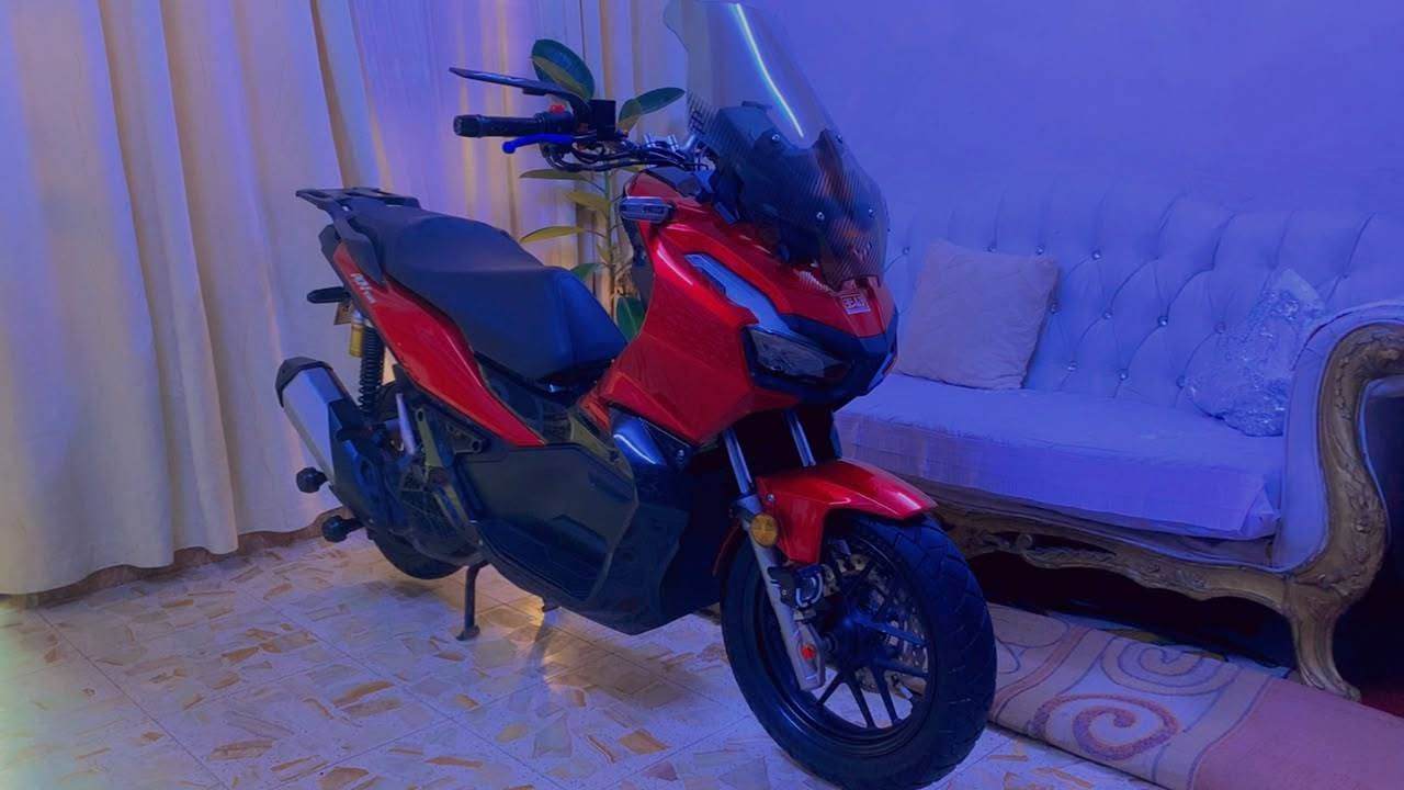السلام عليكم
هوندا ADV
محرك 150سيس
موديل 2022
الدراجة جازة مجهزة 
وياهة كل اغراضهة 
جادر + خوذة + مطرية للاشخاص ماشيه ٧١ الف كفاله عامه
العنوان بغداد / مدينه الصدر / قرب ساحة مضفر 
رقم الهاتف ***********

نص مكتوب في الصور:
- 7 of 9
- 4 of 9