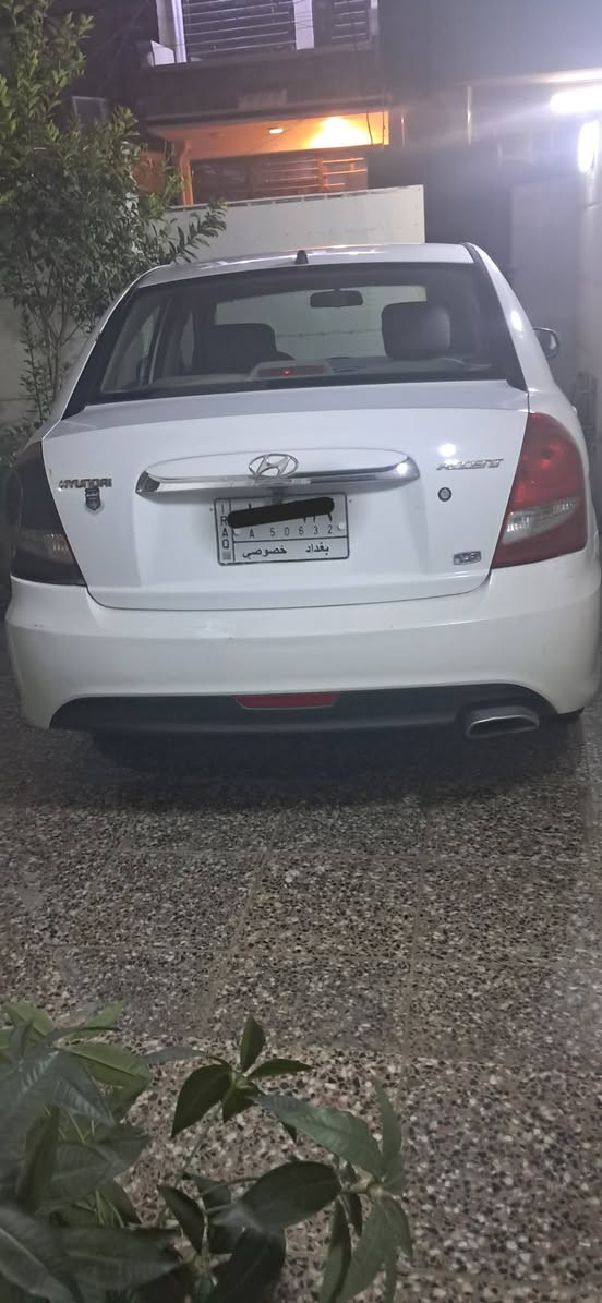 🚗 *للبيع هيونداي أكسنت 2011 - بغداد* 🚗

*المواصفات:*
- *الموديل*: هيونداي أكسنت 2011 رقم بغداد 
- *المحرك*: 1600 اقتصادي.. قطرتين المرغوب
- *الحالة*: مكفولة من الحادث  
- *الصبغ*: بيها رصعات خفيفة فقط، بدون دواخل
- *الإضافات*: كاميرا خلفية + تبريد ثلج+ اشاير بالمري الجانبية 

*السعر*: ٩٠
*المكان*: بغداد
*المراسلة *********** 

السيارة مابيها سونار إلي يريد يسوي سونار وكلشي واضح بالصور.@
