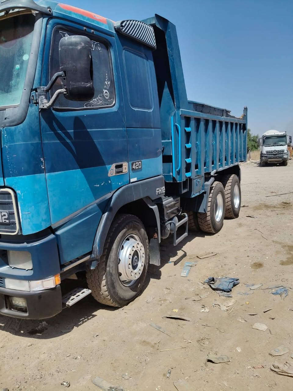 السلام عليكم قلاب فالفو للبيع موديل 2000 قلاب جاهزه للستفسار اتصل على هذا الرقم ***********
