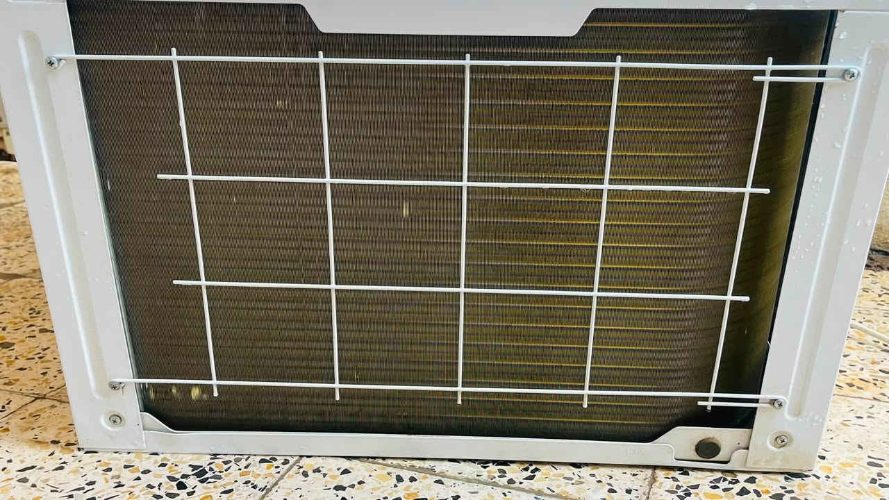 سلام عليكم
كنديشن اونكس جديد كلش مشتغل مرة وحدة فقط  

العلامة التجارية: ONAX

 •الموديل: ONAX-W24AH

• نوع التبريد: بارد / حار (Cooling + Heating)

• قدرة التبريد: 24,000 وحدات حرارية بريطانية (Btu/h) - ما يعادل 2 طن.

• سعة التدفئة: 3517 واط.

• القدرة الكهربائية (Input Power): 2.28 كيلوواط.

• مستوى كفاءة الطاقة: فئة B (استهلاك متوسط للكهرباء).

• نسبة كفاءة الطاقة (EER): 10.53.

 •الاستهلاك السنوي للكهرباء: حوالي 6336 كيلوواط/ساعة. 

 السعر /400الف قفل 

مكان ديالى-بعقوبة 

رقم هاتف ***********
