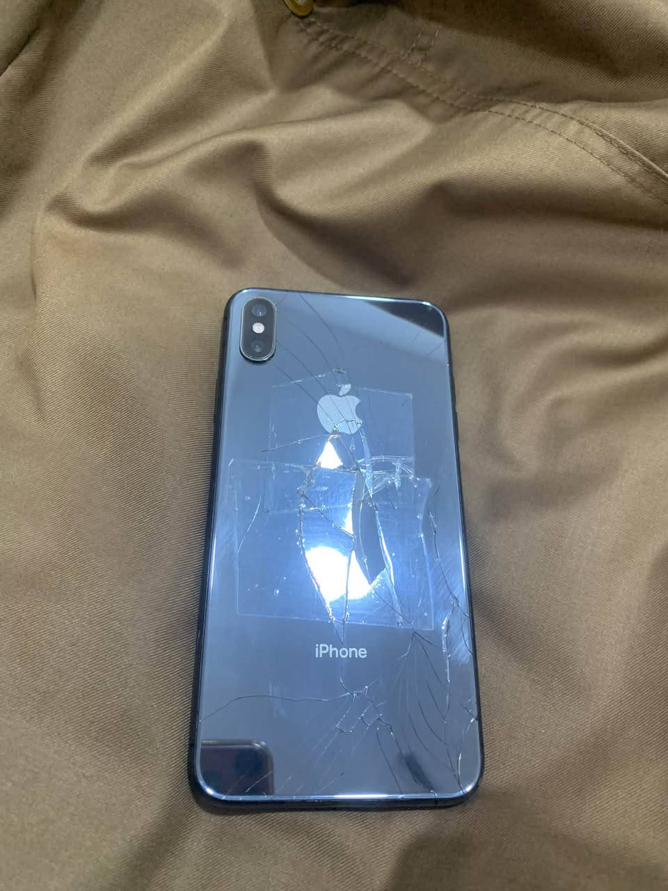 ايفون. اكس ماكس ذاكره ٢٥٦ بطاريه ٧٨
فقط. فطر. بالضهر.  والباقي شغال 
١٨٠ الف بغداد ***********
