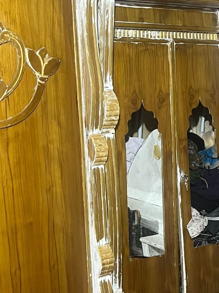 غرفه هاذ حالهاا كدامكم معروضه بـ350صاج عراقي مسوينها بمليون ونص تصال ***********
