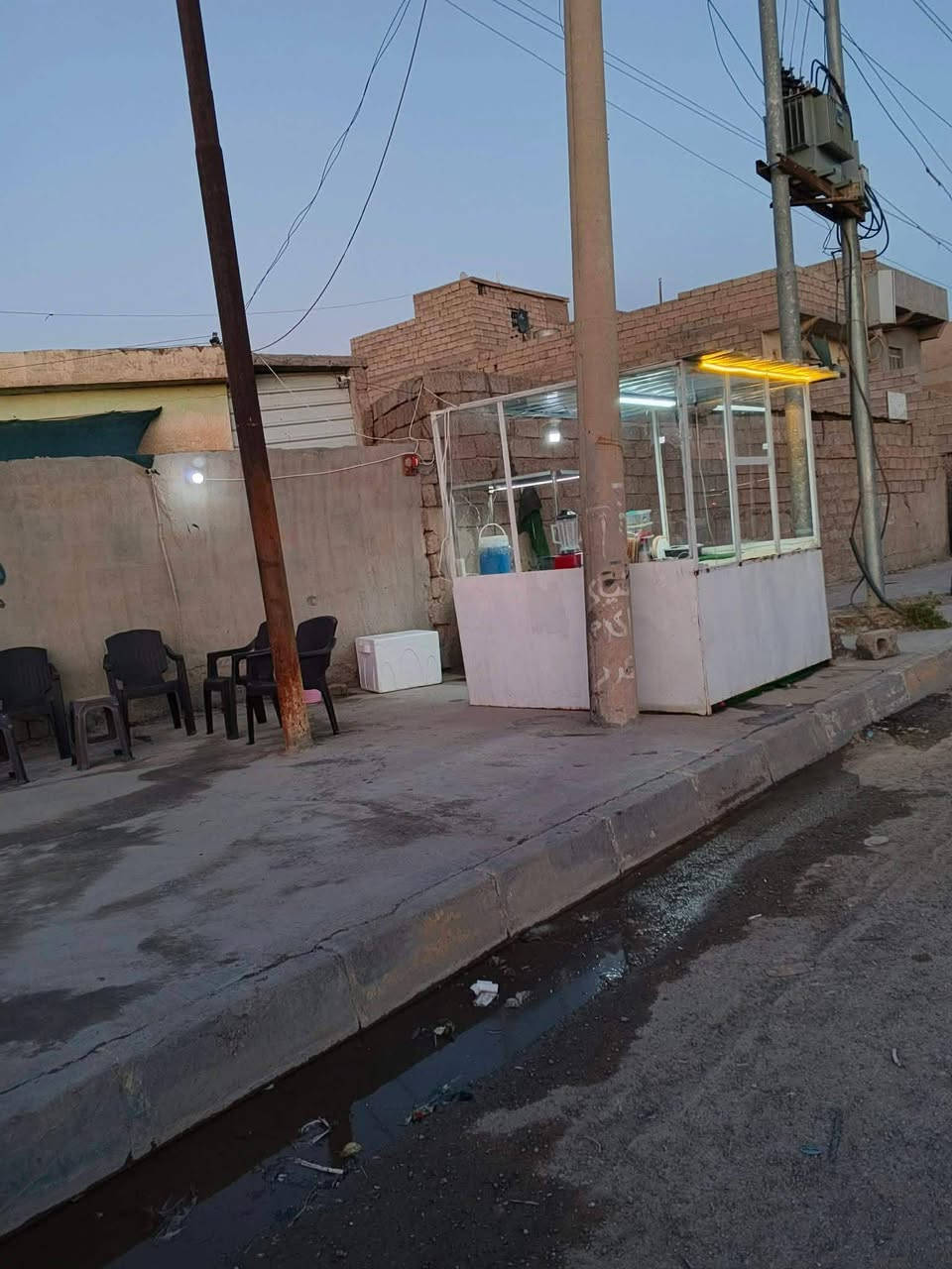 قراض مطعم متكامل وموقع راقي واصل كهرباء مولد وطني بدون نقص بس تجيب مسواگك وتجي ثلاجة ومبرده زغيره خلاطات كلشي موجود كراسي 5 للبيع شلع الشراي يراسل او يتصل وخلي رقمك السعر 550 وبيهن مجال هنه وياهن واير مولد وجوزه جديده واير وطني كلهن موجودات
***********
***********
