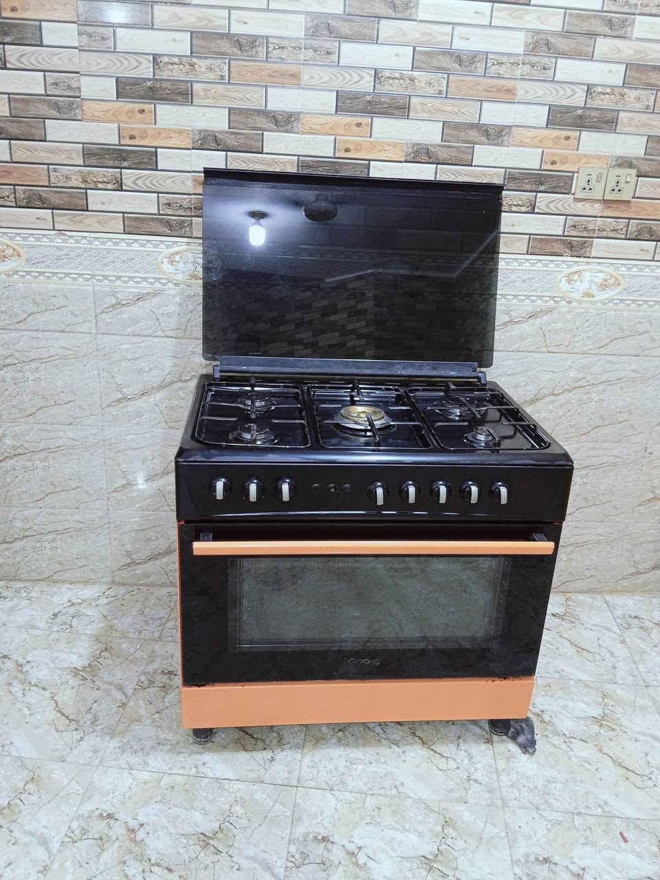 طباخ • خمس مشاعل • فرن فوق