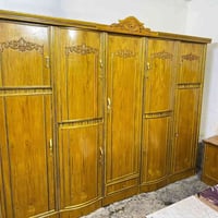 غرفه اخشاب • ٥ أبواب • نضيفه جدا