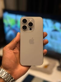 آيفون 15 برو ماكس • ٢٥٦ • بطارية ٨٧