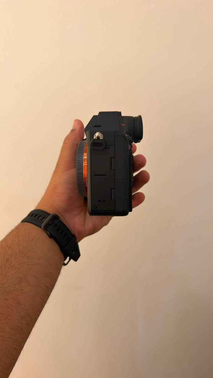 📸 للبيع Sony A7R IV
كاميرا بحالة ممتازة ونظافه 100‎%‎ ، ومستخدمة استخدام شخصي فقط.
🔹 عدد الشتر: 1077 فقط
🔹 الكاميرا شغالة بكل كفاءة وبدون أي مشاكل
🔹 تجي تفحص وتشوف بعينك قبل لا تشتري 

📦 موجوده غراضها كامله بدون نقص .

💰 السعر: [2350 عراقي مو دولار ]
📍 بغداد ، مدينه الصدر 
📩 للتفاصيل والاستفسار مراسلة خاص.
رقمي : ***********
للشراي فقط، رجاءً عدم البخس.

