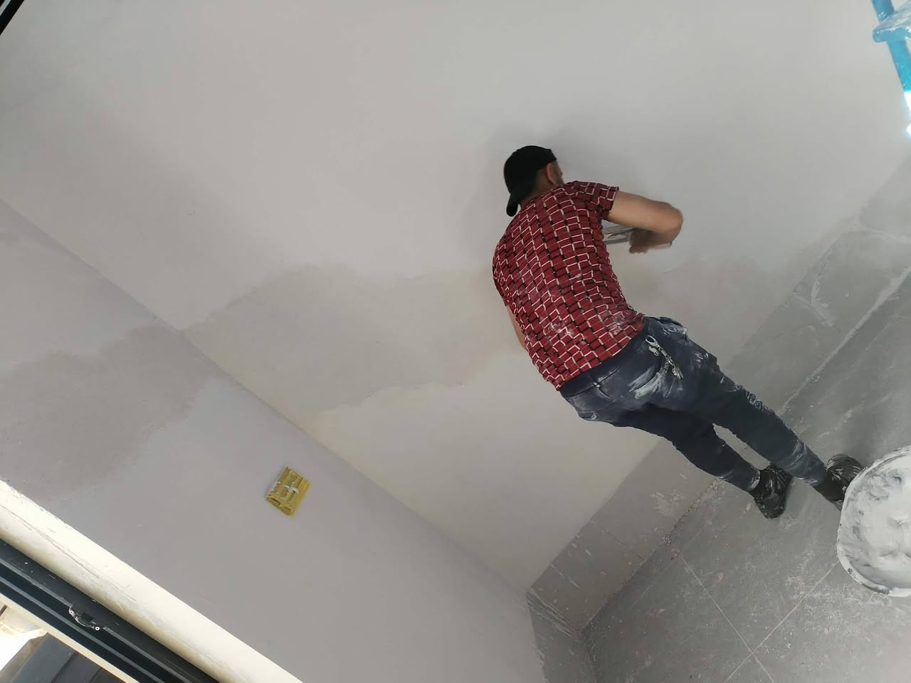 تعبت من شقوق الجدران التي تشوه منظر البيت لاتشيل هم
احنا نرجع الحائط مثل اول واحسن بخبرة وكفاءة عاليةبااستخدام افضل المواد والمعجون المخصص نعالج الفطر والشرك من الجذور ونرجعلك الجدار ناعم وانيق وجديد
✅دقه بالمواعيد 
✅نظافه واحتراف
✅ضمان بالشغل
باادارة عماد ال احمد تصليح ومعالجه كافه الدور من الدوس والفطر والشرك
استفسار اكثر اتصال 👇
***********
***********واتساب
