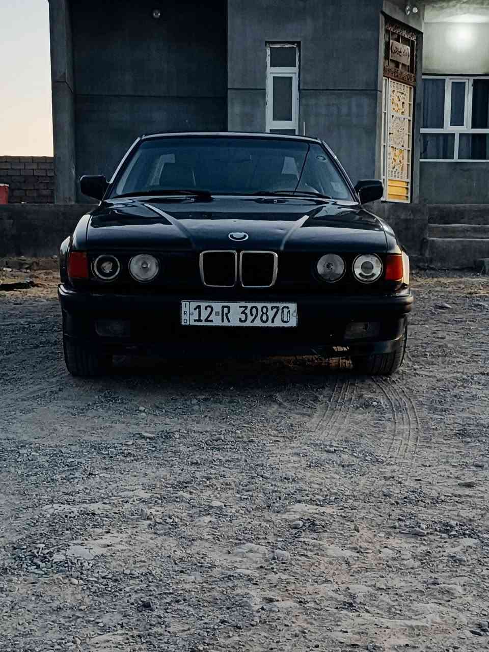 السلام عليكم 
                                                      BMW 735 
كير ومحرك شرط غرفة جلد كشانه كهرب فول توماتيك كهربائيات كلها شغاله تبريد قطعتين شرط بس كمبريسر منظومة جديدة صبغ بيها مكانات ابيع عام بدون طخات رقم نينوى دولي شرط التحويل السعر 47 ويرهم مراوس حسب القناعه ***********
