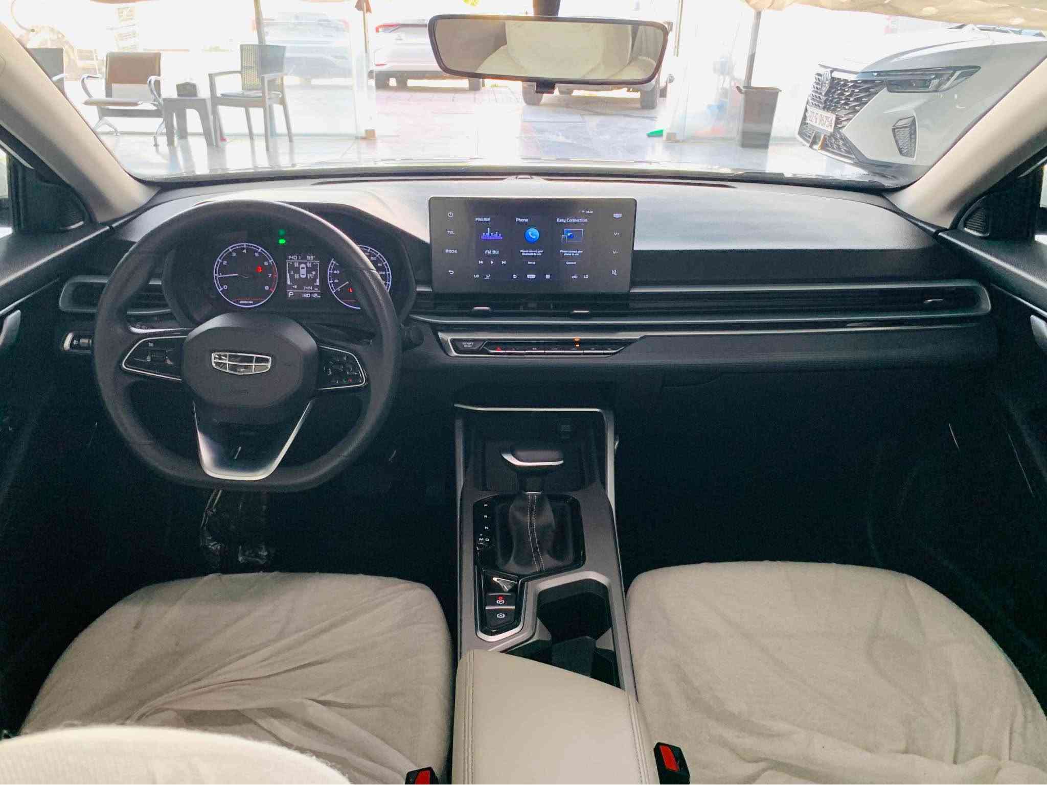جیلی Geely Emgrand 2026  
مواصفات.بەصمە.شاشەو کامێرە.
حساس ویل کڕۆم.شغال.تحدید سورعە.
تەبرید مەرکەزی.لایت وبەگلایت لید.
تەنیا ١٣ هەزار ڕۆیشتووە. 5 سال زەمان.
مکان  أربيل معرض توب كارس 
سعر ☎️ .  موبایل    *********** أربيل, العراق
