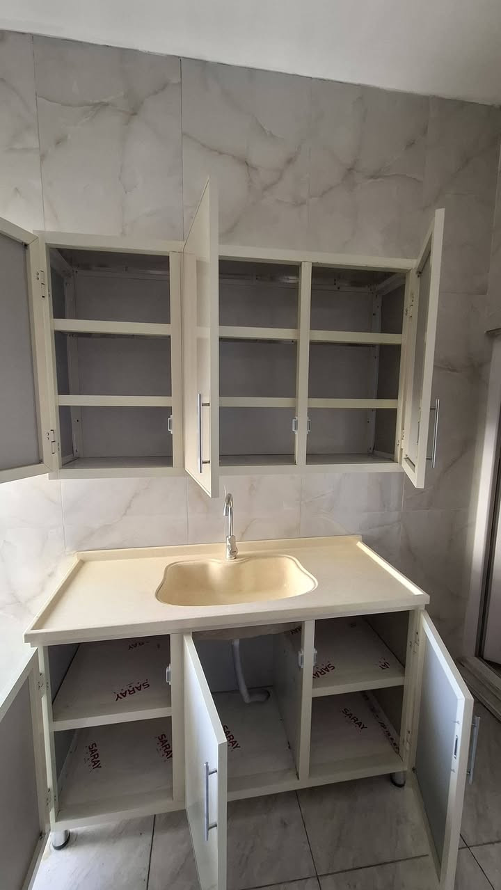 البيع سنك متره ونص مرمر اخو الجديد تسكام داخل بلوك تقيل مو بليت ارتفاع الملحق ٩٠ 
٣ طابق مع الخلاط السعر ٣٧٥ الف اتصال او واتساب 
***********
***********
