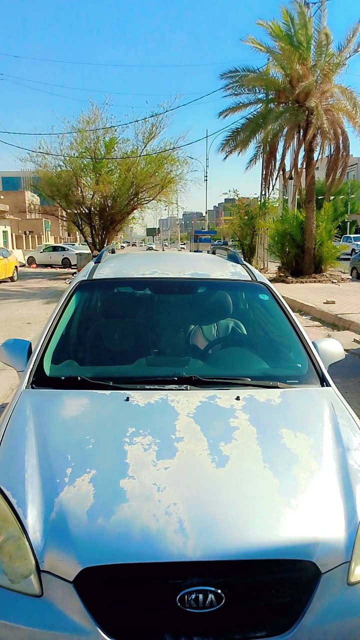 السلام عليكم 
كيه كارنز موديل ٢٠٠٩ خليجي بيها رشة صبغ باب السايق والباب الي وره السايق اثر شخطه بدون معجون ولادواخل سياره مال بيت نضيفه بيها جلح بالبونيد تبريد حداديه ترايك للبصره رقم اربيل جديد باسمي تريد تحويل تريد وكاله السعر ٩٠ بيها مجال اتصال فقط ***********
