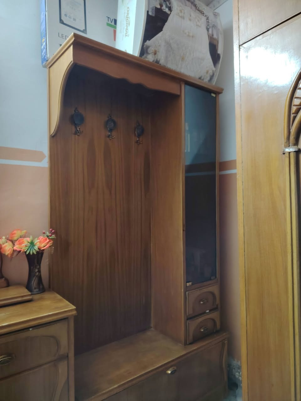 سلام عليكم
غرفه نوم للبيع صاج ام الملحق كنتور ست ابواب / ستخدام شي قليل / الغرفه بيها حرق زغير حيل بالميز تواليت يتصلح بصبغ ومالات التخت المنا والمنا مكسورات يحتاجلهن.تصليح عند ابو الاخشاب / وبسعر مناسب / *********** / بي واتساب / مكان حمام  علي العريج
